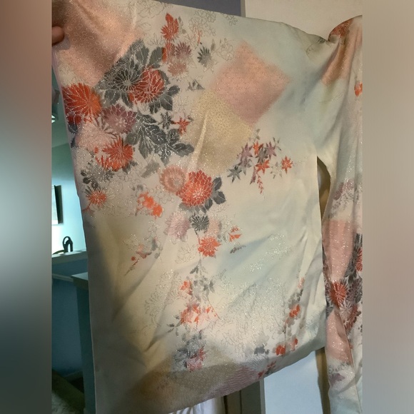 Kimono=traditional - Picture 3 of 7